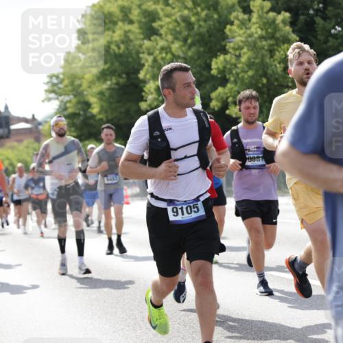 29.06.2025 - hella hamburg halbmarathon Jannik Wohlers http://msf.ph/oto/8236129 29.06.2025 09:53:35 Lombardsbrücke 1098, 1119, 1413, 1424, 1476, 1902, 2270, 2516, 2823, 4235, 4237, 4949, 5115, 5528, 6198, 6309, 6575, 7167, 7734, 8023, 8269, 8928, 9030, 9043, 9105, 9482, 9619, 10792, 11077, 11848, 11936, 12084, 12679, 12706, 12724, 13223, 13225, 13297, 13554, 14415, 14541, 14730, 15026, 15365, 15611, 15784, 15950, 16081, 16136, 16466, 16475, 16549, 16624, 16625, 16677, 17033, 17363, 17376, 17451, 17864, 17997, 18249, 18718, 18790, 18873, 19112 meine-sportfotos.de