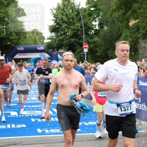 29.06.2025 - hella hamburg halbmarathon Zöllner http://msf.ph/oto/8236158 29.06.2025 10:55:04 Ziel 2884, 3652, 3791, 4249, 4616, 4938, 5020, 6433, 8514, 8691, 8698, 9060, 10266, 11333, 13297, 13988, 14638, 14750, 14845, 14948, 15126, 15156, 15879, 16047, 17803, 17842, 18181, 18325 meine-sportfotos.de