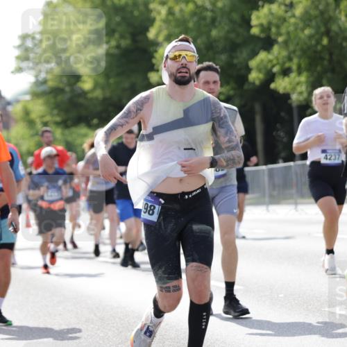 29.06.2025 - hella hamburg halbmarathon Jannik Wohlers http://msf.ph/oto/8236185 29.06.2025 09:53:36 Lombardsbrücke 1098, 1119, 1413, 1424, 1476, 1892, 1902, 2270, 2823, 4183, 4185, 4235, 4237, 4949, 5115, 5528, 6198, 6309, 6831, 7167, 7734, 8023, 8269, 8928, 9030, 9043, 9105, 9482, 9619, 10792, 11848, 11936, 12084, 12203, 12679, 12706, 12724, 13223, 13225, 13297, 13554, 14415, 14541, 14730, 15026, 15365, 15611, 15784, 15950, 16081, 16136, 16466, 16475, 16624, 16625, 16893, 17033, 17363, 17376, 17451, 17864, 17997, 18249, 18499, 18718, 18790, 18873, 19112 meine-sportfotos.de