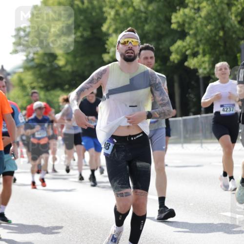 29.06.2025 - hella hamburg halbmarathon Jannik Wohlers http://msf.ph/oto/8236196 29.06.2025 09:53:37 Lombardsbrücke 1098, 1119, 1413, 1424, 1476, 1892, 1902, 2270, 2823, 3785, 4183, 4185, 4235, 4237, 4949, 5528, 6198, 6309, 6831, 7167, 7734, 8023, 8269, 8928, 9043, 9105, 9463, 9482, 9619, 10529, 10792, 11773, 11848, 11936, 12084, 12159, 12203, 12679, 12706, 12724, 13223, 13297, 13554, 14415, 14541, 14730, 15026, 15365, 15611, 15784, 15950, 16081, 16136, 16314, 16466, 16475, 16624, 16625, 16893, 17033, 17363, 17451, 17864, 17997, 18249, 18499, 18790, 19112 meine-sportfotos.de