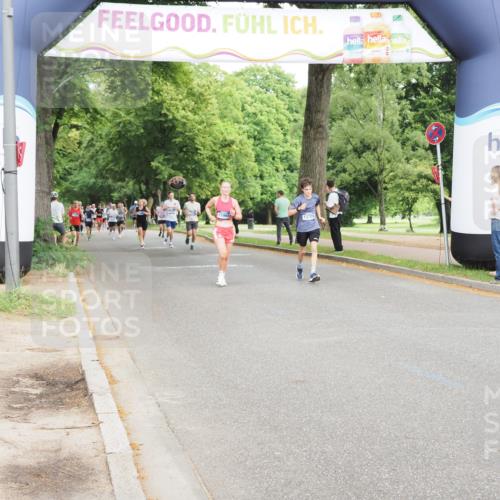 29.06.2025 - hella hamburg halbmarathon MichiJ http://msf.ph/oto/8236251 29.06.2025 10:27:08 Zwischen KM18-KM19 1710, 2745, 13755, 14688, 15965, 17154, 17646, 17726 meine-sportfotos.de