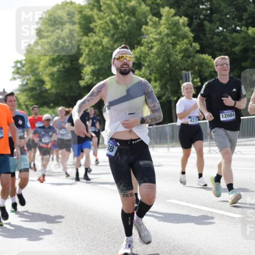 29.06.2025 - hella hamburg halbmarathon Jannik Wohlers http://msf.ph/oto/8236289 29.06.2025 09:53:37 Lombardsbrücke 1098, 1119, 1413, 1424, 1476, 1892, 1902, 2270, 2823, 3785, 4183, 4185, 4235, 4237, 4949, 5528, 6198, 6309, 6831, 7167, 7734, 8023, 8269, 8928, 9043, 9105, 9463, 9482, 9619, 10529, 10792, 11773, 11848, 11936, 12084, 12159, 12203, 12679, 12706, 12724, 13223, 13297, 13554, 14415, 14541, 14730, 15026, 15365, 15611, 15784, 15950, 16081, 16136, 16314, 16466, 16475, 16624, 16625, 16893, 17033, 17363, 17451, 17864, 17997, 18249, 18499, 18790, 19112 meine-sportfotos.de
