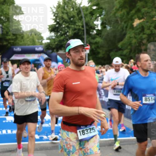 29.06.2025 - hella hamburg halbmarathon Zöllner http://msf.ph/oto/8236294 29.06.2025 10:55:06 Ziel 2884, 3652, 3791, 4249, 4616, 4938, 5020, 6433, 8691, 8698, 9060, 9380, 10266, 11333, 11976, 13297, 13988, 14750, 14845, 14948, 15126, 15879, 16047, 16630, 17803, 17842, 18181 meine-sportfotos.de