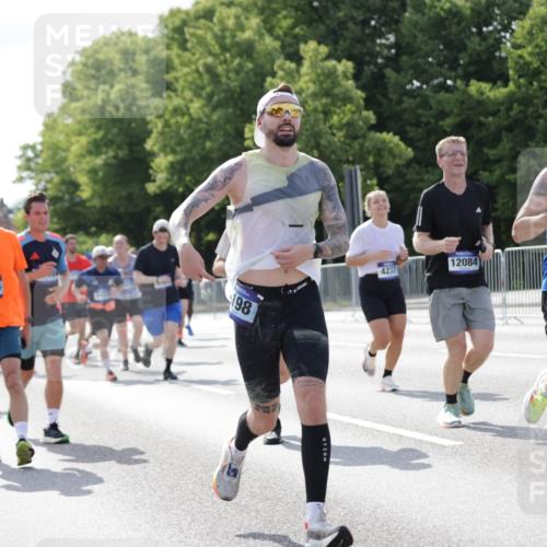 29.06.2025 - hella hamburg halbmarathon Jannik Wohlers http://msf.ph/oto/8236319 29.06.2025 09:53:37 Lombardsbrücke 1098, 1119, 1413, 1424, 1476, 1892, 1902, 2270, 2823, 3785, 4183, 4185, 4235, 4237, 4949, 5528, 6198, 6309, 6831, 7167, 7734, 8023, 8269, 8928, 9043, 9105, 9463, 9482, 9619, 10529, 10792, 11773, 11848, 11936, 12084, 12159, 12203, 12679, 12706, 12724, 13223, 13297, 13554, 14415, 14541, 14730, 15026, 15365, 15611, 15784, 15950, 16081, 16136, 16314, 16466, 16475, 16624, 16625, 16893, 17033, 17363, 17451, 17864, 17997, 18249, 18499, 18790, 19112 meine-sportfotos.de