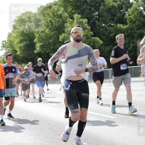 29.06.2025 - hella hamburg halbmarathon Jannik Wohlers http://msf.ph/oto/8236333 29.06.2025 09:53:37 Lombardsbrücke 1098, 1119, 1413, 1424, 1476, 1892, 1902, 2270, 2823, 3785, 4183, 4185, 4235, 4237, 4949, 5528, 6198, 6309, 6831, 7167, 7734, 8023, 8269, 8928, 9043, 9105, 9463, 9482, 9619, 10529, 10792, 11773, 11848, 11936, 12084, 12159, 12203, 12679, 12706, 12724, 13223, 13297, 13554, 14415, 14541, 14730, 15026, 15365, 15611, 15784, 15950, 16081, 16136, 16314, 16466, 16475, 16624, 16625, 16893, 17033, 17363, 17451, 17864, 17997, 18249, 18499, 18790, 19112 meine-sportfotos.de