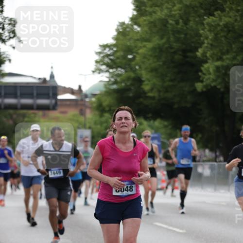 29.06.2025 - hella hamburg halbmarathon Jannik Wohlers http://msf.ph/oto/8236345 29.06.2025 10:28:49 Lombardsbrücke 1230, 2688, 3179, 4373, 4982, 6345, 7169, 7449, 8048, 8812, 10198, 10641, 10808, 11792, 11803, 11989, 12099, 12404, 12958, 13090, 15952, 15955, 16673, 16676, 18414 meine-sportfotos.de