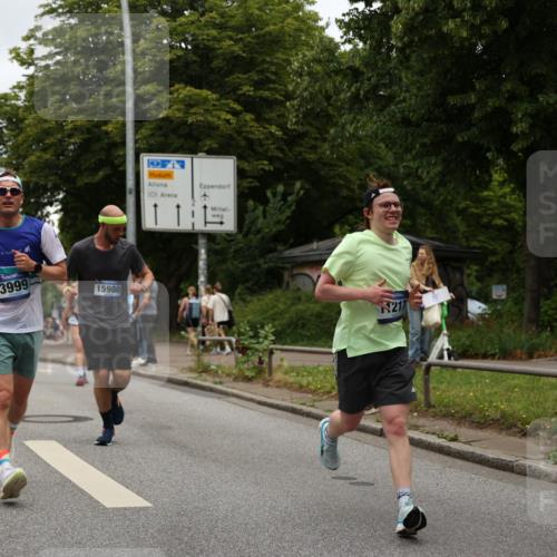 29.06.2025 - hella hamburg halbmarathon Yannick Fuchs http://msf.ph/oto/8236390 29.06.2025 10:47:09 20KM 1061, 1258, 1499, 1683, 1706, 1783, 2074, 2099, 2208, 2346, 2910, 3059, 3334, 3399, 3999, 4065, 4419, 4587, 4635, 5077, 5607, 5907, 6198, 6628, 6897, 7177, 7509, 7864, 8273, 8361, 8587, 8651, 9065, 9163, 9537, 10724, 11217, 11588, 11589, 11604, 11689, 11992, 12155, 12413, 12482, 12490, 12875, 12910, 14323, 15126, 15179, 15430, 15681, 15980, 16467, 16538, 16986, 18249, 18720, 18901, 19208, 19244 meine-sportfotos.de