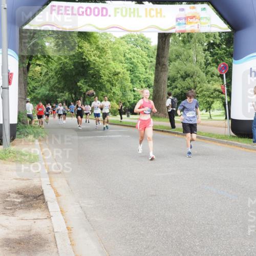29.06.2025 - hella hamburg halbmarathon MichiJ http://msf.ph/oto/8236421 29.06.2025 10:27:09 Zwischen KM18-KM19 1710, 2745, 13729, 13755, 14688, 15965, 17154, 17646, 17726 meine-sportfotos.de
