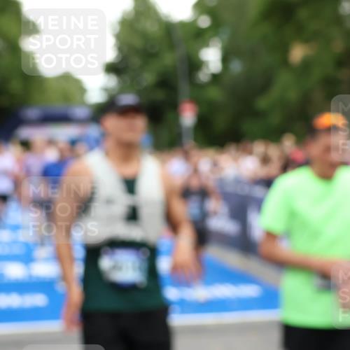 29.06.2025 - hella hamburg halbmarathon Zöllner http://msf.ph/oto/8236492 29.06.2025 10:55:08 Ziel 2448, 2884, 3041, 3791, 3945, 4249, 4616, 4938, 6355, 8691, 9060, 9380, 10191, 10192, 11333, 11976, 12961, 13297, 14750, 14948, 15126, 15879, 16630, 17803, 17842 meine-sportfotos.de
