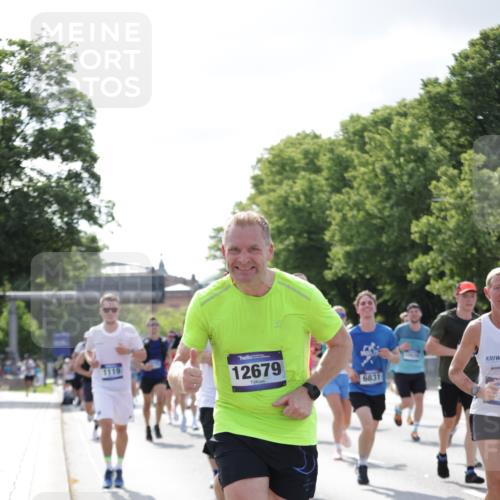 29.06.2025 - hella hamburg halbmarathon Jannik Wohlers http://msf.ph/oto/8236535 29.06.2025 09:53:42 Lombardsbrücke 1098, 1119, 1399, 1413, 1424, 1476, 1892, 1902, 3477, 3785, 4183, 4185, 4235, 4237, 4270, 5528, 6198, 6831, 7167, 7297, 7734, 8743, 8928, 9043, 9105, 9463, 9482, 9619, 10529, 11773, 11848, 11936, 12084, 12159, 12203, 12679, 12706, 12724, 12747, 13297, 14415, 14541, 14730, 15001, 15333, 15365, 15784, 15825, 15950, 16081, 16136, 16314, 16466, 16625, 16627, 16893, 17332, 17363, 17451, 17864, 17997, 18499, 18815, 19112 meine-sportfotos.de