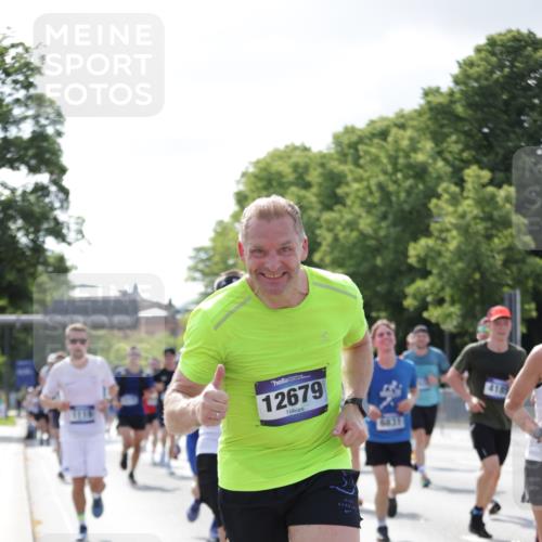29.06.2025 - hella hamburg halbmarathon Jannik Wohlers http://msf.ph/oto/8236575 29.06.2025 09:53:42 Lombardsbrücke 1098, 1119, 1399, 1413, 1424, 1476, 1892, 1902, 3477, 3785, 4183, 4185, 4235, 4237, 4270, 5528, 6198, 6831, 7167, 7297, 7734, 8743, 8928, 9043, 9105, 9463, 9482, 9619, 10529, 11773, 11848, 11936, 12084, 12159, 12203, 12679, 12706, 12724, 12747, 13297, 14415, 14541, 14730, 15001, 15333, 15365, 15784, 15825, 15950, 16081, 16136, 16314, 16466, 16625, 16627, 16893, 17332, 17363, 17451, 17864, 17997, 18499, 18815, 19112 meine-sportfotos.de