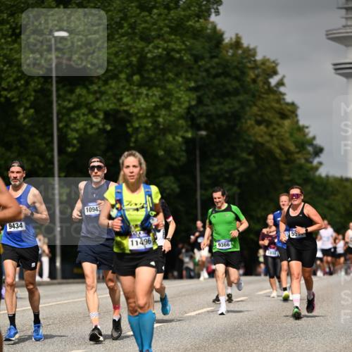 29.06.2025 - hella hamburg halbmarathon Dr. Thomas Lammeyer http://msf.ph/oto/8236604 29.06.2025 10:13:46 Kennedybrücke 1573, 1838, 3921, 5511, 7042, 7187, 7333, 7636, 8219, 9366, 9434, 9674, 9781, 10036, 10943 meine-sportfotos.de