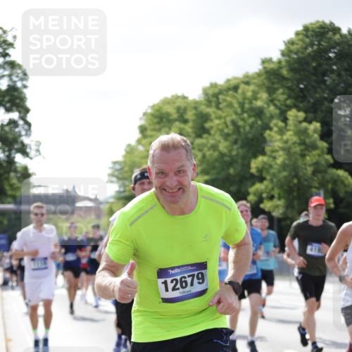 29.06.2025 - hella hamburg halbmarathon Jannik Wohlers http://msf.ph/oto/8236608 29.06.2025 09:53:42 Lombardsbrücke 1098, 1119, 1399, 1413, 1424, 1476, 1892, 1902, 3477, 3785, 4183, 4185, 4235, 4237, 4270, 5528, 6198, 6831, 7167, 7297, 7734, 8743, 8928, 9043, 9105, 9463, 9482, 9619, 10529, 11773, 11848, 11936, 12084, 12159, 12203, 12679, 12706, 12724, 12747, 13297, 14415, 14541, 14730, 15001, 15333, 15365, 15784, 15825, 15950, 16081, 16136, 16314, 16466, 16625, 16627, 16893, 17332, 17363, 17451, 17864, 17997, 18499, 18815, 19112 meine-sportfotos.de
