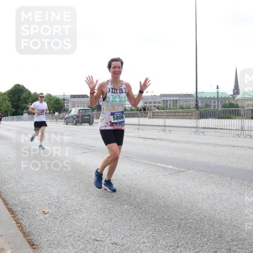 29.06.2025 - hella hamburg halbmarathon Lena Gebhardt http://msf.ph/oto/8236644 29.06.2025 10:09:32 Lombardsbrücke 1052, 1147, 1188, 1456, 1483, 1513, 1823, 1838, 2978, 4859, 5806, 5885, 6674, 7058, 7187, 8090, 8685, 9297, 9306, 9718, 9988, 10194, 10819, 11067, 11496, 12156, 12255, 12509, 12862, 13210, 13660, 13739, 14736, 15697, 16688, 16918, 17347, 17630, 18076, 18440, 18726, 18727, 19166, 19242 meine-sportfotos.de