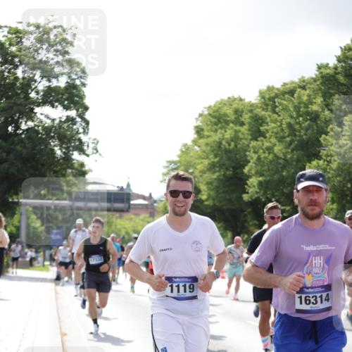 29.06.2025 - hella hamburg halbmarathon Jannik Wohlers http://msf.ph/oto/8236657 29.06.2025 09:53:44 Lombardsbrücke 1098, 1119, 1399, 1413, 1424, 1476, 1892, 1902, 2098, 2188, 2842, 3477, 3785, 4183, 4185, 4235, 4237, 4270, 5528, 6198, 6831, 7297, 7734, 8743, 8928, 9105, 9463, 9482, 9619, 10529, 11773, 11848, 12084, 12159, 12203, 12679, 12706, 12724, 12747, 13297, 14415, 14541, 14730, 15001, 15333, 15365, 15422, 15784, 15825, 15950, 16081, 16314, 16316, 16627, 16893, 17229, 17332, 17363, 17451, 17710, 17864, 17997, 18499, 18815, 19112 meine-sportfotos.de
