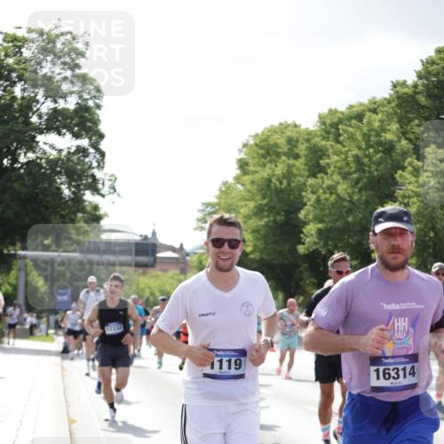 29.06.2025 - hella hamburg halbmarathon Jannik Wohlers http://msf.ph/oto/8236667 29.06.2025 09:53:44 Lombardsbrücke 1098, 1119, 1399, 1413, 1424, 1476, 1892, 1902, 2098, 2188, 2842, 3477, 3785, 4183, 4185, 4235, 4237, 4270, 5528, 6198, 6831, 7297, 7734, 8743, 8928, 9105, 9463, 9482, 9619, 10529, 11773, 11848, 12084, 12159, 12203, 12679, 12706, 12724, 12747, 13297, 14415, 14541, 14730, 15001, 15333, 15365, 15422, 15784, 15825, 15950, 16081, 16314, 16316, 16627, 16893, 17229, 17332, 17363, 17451, 17710, 17864, 17997, 18499, 18815, 19112 meine-sportfotos.de