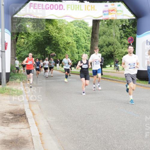 29.06.2025 - hella hamburg halbmarathon MichiJ http://msf.ph/oto/8236670 29.06.2025 10:27:14 Zwischen KM18-KM19 3014, 3530, 13729, 15965 meine-sportfotos.de
