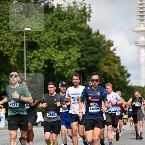 29.06.2025 - hella hamburg halbmarathon Dr. Thomas Lammeyer http://msf.ph/oto/8236675 29.06.2025 09:50:39 Kennedybrücke 1002, 1396, 1407, 1411, 1910, 1959, 2121, 2228, 2563, 2774, 2836, 2851, 3790, 3935, 4246, 4740, 6032, 6305, 6473, 6915, 7080, 7622, 7831, 7867, 7972, 8366, 9171, 9376, 9508, 10771, 11055, 11370 meine-sportfotos.de