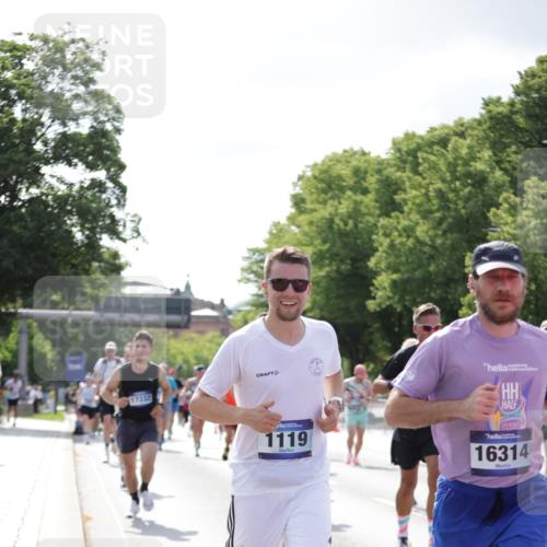 29.06.2025 - hella hamburg halbmarathon Jannik Wohlers http://msf.ph/oto/8236680 29.06.2025 09:53:44 Lombardsbrücke 1098, 1119, 1399, 1413, 1424, 1476, 1892, 1902, 2098, 2188, 2842, 3477, 3785, 4183, 4185, 4235, 4237, 4270, 5528, 6198, 6831, 7297, 7734, 8743, 8928, 9105, 9463, 9482, 9619, 10529, 11773, 11848, 12084, 12159, 12203, 12679, 12706, 12724, 12747, 13297, 14415, 14541, 14730, 15001, 15333, 15365, 15422, 15784, 15825, 15950, 16081, 16314, 16316, 16627, 16893, 17229, 17332, 17363, 17451, 17710, 17864, 17997, 18499, 18815, 19112 meine-sportfotos.de