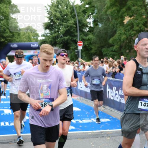 29.06.2025 - hella hamburg halbmarathon Zöllner http://msf.ph/oto/8236683 29.06.2025 10:55:11 Ziel 1549, 1628, 2119, 2448, 2884, 3041, 3791, 3945, 4903, 6355, 8691, 9060, 9361, 9380, 10191, 10192, 11333, 11747, 11976, 12248, 12961, 13297, 14750, 14834, 14948, 16108, 16630, 17803, 17842, 18031, 18966 meine-sportfotos.de