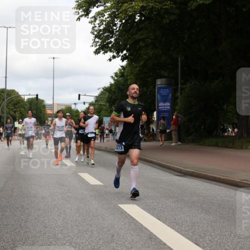 29.06.2025 - hella hamburg halbmarathon Yannick Fuchs http://msf.ph/oto/8236697 29.06.2025 10:34:33 20KM 1358, 1603, 1975, 2573, 2826, 3547, 3626, 4381, 4398, 4766, 4888, 5375, 6149, 6152, 6649, 7109, 7495, 7622, 8346, 8467, 8574, 8933, 9116, 11284, 11714, 11806, 12046, 12091, 13190, 14077, 14699, 15421, 15813, 15828, 16580, 17425, 17792, 17916, 17973, 18013, 18979 meine-sportfotos.de