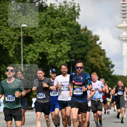 29.06.2025 - hella hamburg halbmarathon Dr. Thomas Lammeyer http://msf.ph/oto/8236737 29.06.2025 09:50:39 Kennedybrücke 1002, 1396, 1407, 1411, 1910, 1959, 2121, 2228, 2563, 2774, 2836, 2851, 3790, 3935, 4246, 4740, 6032, 6305, 6473, 6915, 7080, 7622, 7831, 7867, 7972, 8366, 9171, 9376, 9508, 10771, 11055, 11370 meine-sportfotos.de