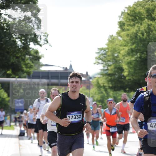 29.06.2025 - hella hamburg halbmarathon Jannik Wohlers http://msf.ph/oto/8236763 29.06.2025 09:53:46 Lombardsbrücke 1098, 1119, 1399, 1413, 1424, 1476, 1892, 1902, 2098, 2188, 2842, 3477, 3785, 4029, 4183, 4185, 4235, 4237, 4270, 5528, 6198, 6630, 6831, 7297, 8743, 8928, 9105, 9463, 9482, 9619, 10529, 11773, 11848, 12084, 12159, 12203, 12549, 12679, 12706, 12724, 12747, 13297, 13707, 14541, 15001, 15333, 15365, 15422, 15784, 15825, 15950, 16081, 16314, 16316, 16627, 16893, 17229, 17332, 17363, 17451, 17710, 17864, 17997, 18499, 18815, 19112 meine-sportfotos.de