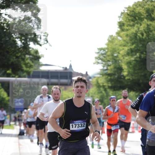 29.06.2025 - hella hamburg halbmarathon Jannik Wohlers http://msf.ph/oto/8236811 29.06.2025 09:53:46 Lombardsbrücke 1098, 1119, 1399, 1413, 1424, 1476, 1892, 1902, 2098, 2188, 2842, 3477, 3785, 4029, 4183, 4185, 4235, 4237, 4270, 5528, 6198, 6630, 6831, 7297, 8743, 8928, 9105, 9463, 9482, 9619, 10529, 11773, 11848, 12084, 12159, 12203, 12549, 12679, 12706, 12724, 12747, 13297, 13707, 14541, 15001, 15333, 15365, 15422, 15784, 15825, 15950, 16081, 16314, 16316, 16627, 16893, 17229, 17332, 17363, 17451, 17710, 17864, 17997, 18499, 18815, 19112 meine-sportfotos.de