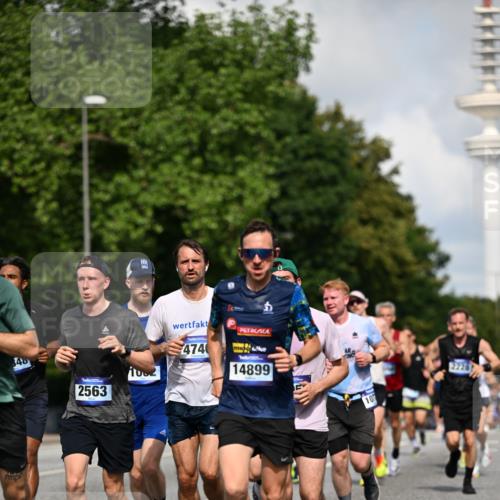 29.06.2025 - hella hamburg halbmarathon Dr. Thomas Lammeyer http://msf.ph/oto/8236845 29.06.2025 09:50:40 Kennedybrücke 1002, 1407, 1411, 1910, 1959, 2121, 2228, 2563, 2774, 2836, 2851, 3790, 3935, 4246, 4740, 5961, 6032, 6305, 6473, 6915, 7080, 7622, 7831, 7867, 7972, 8366, 8395, 9171, 9376, 9508, 10771, 11055 meine-sportfotos.de