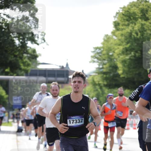 29.06.2025 - hella hamburg halbmarathon Jannik Wohlers http://msf.ph/oto/8236857 29.06.2025 09:53:46 Lombardsbrücke 1098, 1119, 1399, 1413, 1424, 1476, 1892, 1902, 2098, 2188, 2842, 3477, 3785, 4029, 4183, 4185, 4235, 4237, 4270, 5528, 6198, 6630, 6831, 7297, 8743, 8928, 9105, 9463, 9482, 9619, 10529, 11773, 11848, 12084, 12159, 12203, 12549, 12679, 12706, 12724, 12747, 13297, 13707, 14541, 15001, 15333, 15365, 15422, 15784, 15825, 15950, 16081, 16314, 16316, 16627, 16893, 17229, 17332, 17363, 17451, 17710, 17864, 17997, 18499, 18815, 19112 meine-sportfotos.de