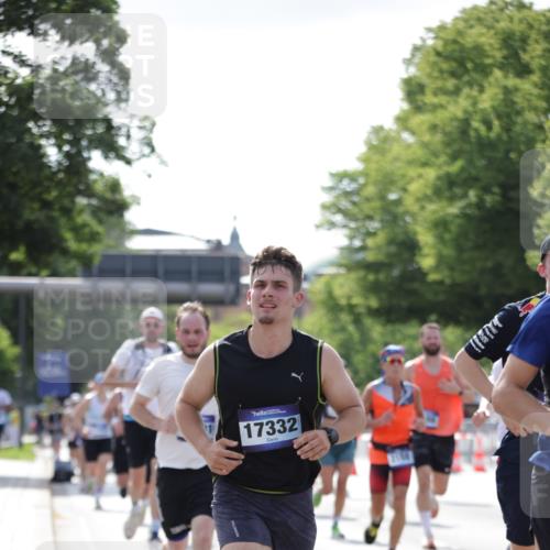 29.06.2025 - hella hamburg halbmarathon Jannik Wohlers http://msf.ph/oto/8236883 29.06.2025 09:53:46 Lombardsbrücke 1098, 1119, 1399, 1413, 1424, 1476, 1892, 1902, 2098, 2188, 2842, 3477, 3785, 4029, 4183, 4185, 4235, 4237, 4270, 5528, 6198, 6630, 6831, 7297, 8743, 8928, 9105, 9463, 9482, 9619, 10529, 11773, 11848, 12084, 12159, 12203, 12549, 12679, 12706, 12724, 12747, 13297, 13707, 14541, 15001, 15333, 15365, 15422, 15784, 15825, 15950, 16081, 16314, 16316, 16627, 16893, 17229, 17332, 17363, 17451, 17710, 17864, 17997, 18499, 18815, 19112 meine-sportfotos.de