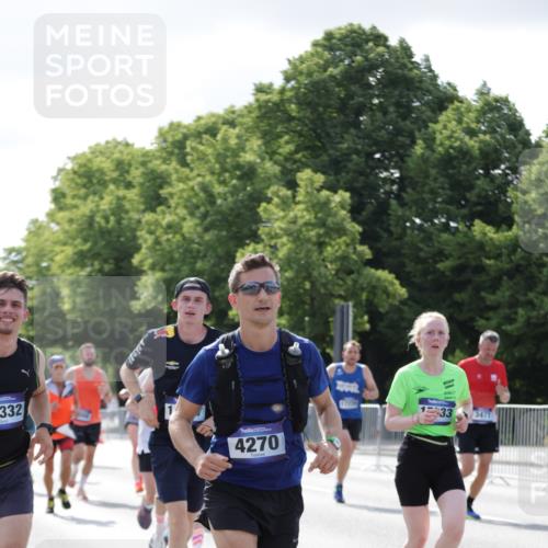 29.06.2025 - hella hamburg halbmarathon Jannik Wohlers http://msf.ph/oto/8236918 29.06.2025 09:53:47 Lombardsbrücke 1119, 1399, 1413, 1424, 1476, 1892, 1902, 2098, 2188, 2842, 3477, 3785, 4029, 4183, 4185, 4235, 4237, 4270, 5528, 6198, 6630, 6831, 7297, 8743, 8928, 9105, 9463, 9482, 9619, 10529, 11773, 11848, 12084, 12159, 12203, 12549, 12679, 12706, 12724, 12747, 13297, 13348, 13707, 14541, 14804, 15001, 15333, 15365, 15422, 15784, 15825, 15950, 16081, 16314, 16316, 16627, 16893, 17229, 17332, 17363, 17451, 17710, 17864, 18499, 18815, 19112 meine-sportfotos.de