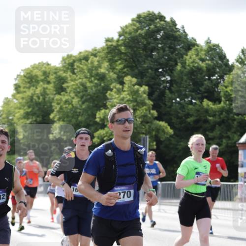 29.06.2025 - hella hamburg halbmarathon Jannik Wohlers http://msf.ph/oto/8236952 29.06.2025 09:53:47 Lombardsbrücke 1119, 1399, 1413, 1424, 1476, 1892, 1902, 2098, 2188, 2842, 3477, 3785, 4029, 4183, 4185, 4235, 4237, 4270, 5528, 6198, 6630, 6831, 7297, 8743, 8928, 9105, 9463, 9482, 9619, 10529, 11773, 11848, 12084, 12159, 12203, 12549, 12679, 12706, 12724, 12747, 13297, 13348, 13707, 14541, 14804, 15001, 15333, 15365, 15422, 15784, 15825, 15950, 16081, 16314, 16316, 16627, 16893, 17229, 17332, 17363, 17451, 17710, 17864, 18499, 18815, 19112 meine-sportfotos.de