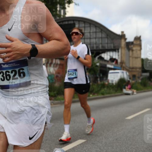 29.06.2025 - hella hamburg halbmarathon Yannick Fuchs http://msf.ph/oto/8236963 29.06.2025 10:34:34 20KM 1358, 1603, 1975, 2573, 2826, 3547, 3626, 4381, 4398, 4766, 4888, 5375, 6149, 6152, 6649, 7109, 7495, 7622, 8346, 8467, 8574, 8933, 9116, 11714, 11806, 12046, 12091, 13190, 14077, 14699, 15421, 15813, 15828, 16580, 17245, 17792, 17916, 17973, 18013, 18979 meine-sportfotos.de