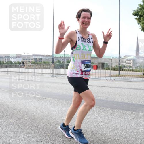 29.06.2025 - hella hamburg halbmarathon Lena Gebhardt http://msf.ph/oto/8236990 29.06.2025 10:09:32 Lombardsbrücke 1052, 1147, 1188, 1456, 1483, 1513, 1823, 1838, 2978, 4859, 5806, 5885, 6674, 7058, 7187, 8090, 8685, 9297, 9306, 9718, 9988, 10194, 10819, 11067, 11496, 12156, 12255, 12509, 12862, 13210, 13660, 13739, 14736, 15697, 16688, 16918, 17347, 17630, 18076, 18440, 18726, 18727, 19166, 19242 meine-sportfotos.de
