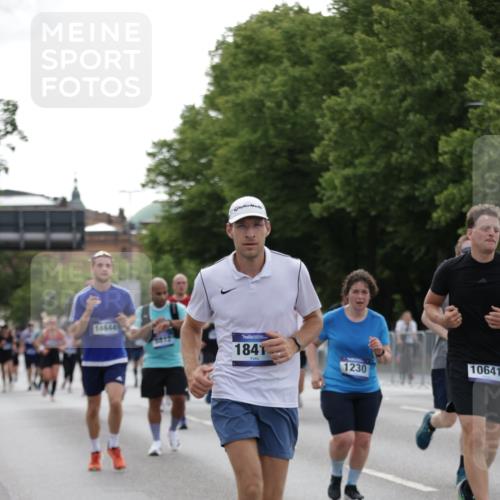 29.06.2025 - hella hamburg halbmarathon Jannik Wohlers http://msf.ph/oto/8237003 29.06.2025 10:28:56 Lombardsbrücke 1230, 2688, 3179, 3311, 4349, 4373, 6285, 6345, 6725, 7449, 8048, 8812, 9714, 10198, 10641, 10808, 11792, 11803, 11989, 12404, 12958, 13090, 14644, 15952, 15955, 16659, 16673, 16676, 17496, 18298, 18299, 18414 meine-sportfotos.de
