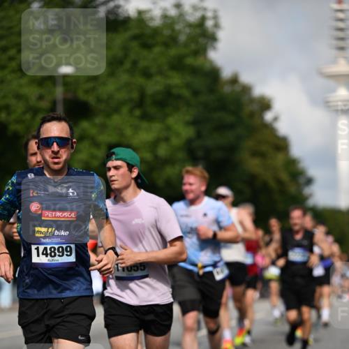 29.06.2025 - hella hamburg halbmarathon Dr. Thomas Lammeyer http://msf.ph/oto/8237058 29.06.2025 09:50:41 Kennedybrücke 1002, 1217, 1407, 1910, 1959, 2121, 2228, 2563, 2774, 2836, 2851, 3790, 3935, 4246, 4740, 5961, 6032, 6305, 6473, 6915, 7080, 7831, 7867, 7972, 8366, 8395, 9171, 9376, 9508, 10771, 11055 meine-sportfotos.de