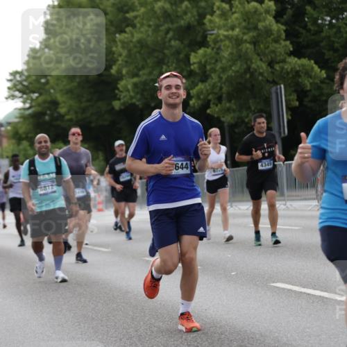 29.06.2025 - hella hamburg halbmarathon Jannik Wohlers http://msf.ph/oto/8237149 29.06.2025 10:28:59 Lombardsbrücke 1230, 1661, 3179, 3311, 4349, 4373, 6285, 6725, 7449, 8812, 9714, 10198, 10322, 10641, 10808, 11249, 11792, 11803, 11989, 12086, 12958, 13090, 13382, 14644, 16659, 16662, 16673, 16676, 17496, 18298, 18299, 18414 meine-sportfotos.de