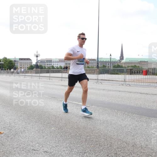 29.06.2025 - hella hamburg halbmarathon Lena Gebhardt http://msf.ph/oto/8237163 29.06.2025 10:09:34 Lombardsbrücke 1052, 1147, 1188, 1456, 1483, 1513, 1823, 1838, 2978, 4859, 5806, 5885, 6674, 7058, 7187, 8090, 8685, 9150, 9297, 9306, 9718, 9988, 10194, 10819, 11067, 11496, 12156, 12255, 12509, 12862, 13210, 13660, 13739, 14736, 15697, 16191, 16455, 16688, 16918, 17347, 17630, 17899, 18076, 18440, 18726, 18727, 19166, 19242 meine-sportfotos.de