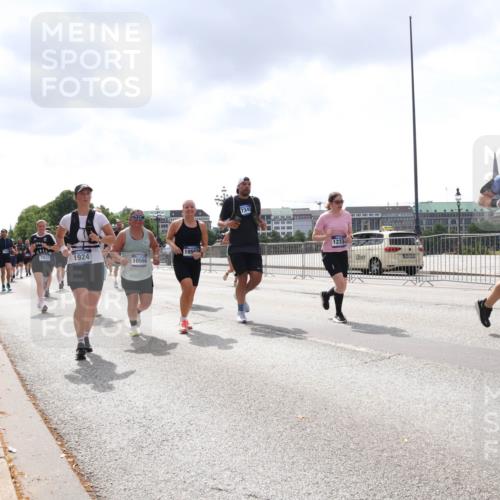 29.06.2025 - hella hamburg halbmarathon Lena Gebhardt http://msf.ph/oto/8237184 29.06.2025 10:45:14 Lombardsbrücke 1024, 1273, 1629, 1685, 1713, 1798, 1924, 2007, 2216, 2217, 2779, 3160, 3164, 3357, 3377, 3570, 3879, 3993, 4099, 4102, 4186, 4275, 4306, 4337, 4504, 4820, 4851, 5099, 5108, 5190, 5339, 5636, 5949, 6150, 6509, 6763, 6788, 6841, 6888, 6911, 6922, 6980, 7283, 7530, 7541, 7699, 7859, 7912, 8582, 8594, 8605, 8762, 8907, 9036, 9084, 9085, 9620, 10030, 10182, 10225, 10562, 10566, 10668, 10707, 11272, 11314, 12198, 12318, 12332, 12334, 12394, 13039, 13261 meine-sportfotos.de