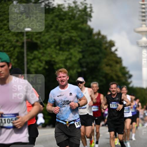 29.06.2025 - hella hamburg halbmarathon Dr. Thomas Lammeyer http://msf.ph/oto/8237226 29.06.2025 09:50:42 Kennedybrücke 1002, 1217, 1407, 1910, 1959, 2121, 2228, 2563, 2774, 2836, 2851, 3790, 3935, 4246, 4740, 5961, 6032, 6305, 6473, 6915, 7080, 7831, 7867, 7972, 8366, 8395, 9171, 9376, 9508, 10771, 11055 meine-sportfotos.de