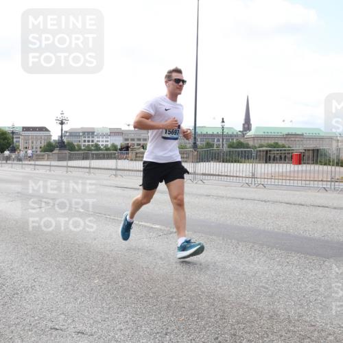 29.06.2025 - hella hamburg halbmarathon Lena Gebhardt http://msf.ph/oto/8237253 29.06.2025 10:09:34 Lombardsbrücke 1052, 1147, 1188, 1456, 1483, 1513, 1823, 1838, 2978, 4859, 5806, 5885, 6674, 7058, 7187, 8090, 8685, 9150, 9297, 9306, 9718, 9988, 10194, 10819, 11067, 11496, 12156, 12255, 12509, 12862, 13210, 13660, 13739, 14736, 15697, 16191, 16455, 16688, 16918, 17347, 17630, 17899, 18076, 18440, 18726, 18727, 19166, 19242 meine-sportfotos.de