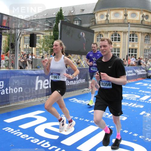 29.06.2025 - hella hamburg halbmarathon Michael Strokosch http://msf.ph/oto/8237259 29.06.2025 10:47:56 Ziel 1604, 1613, 5022, 6836, 8564, 11961, 14383, 14730, 15333, 17451, 18356, 18836 meine-sportfotos.de
