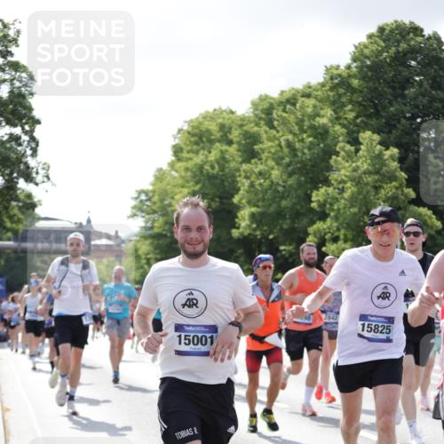 29.06.2025 - hella hamburg halbmarathon Jannik Wohlers http://msf.ph/oto/8237268 29.06.2025 09:53:49 Lombardsbrücke 1119, 1399, 1413, 1424, 1476, 1892, 1902, 2098, 2188, 2842, 3477, 3785, 4029, 4183, 4185, 4235, 4237, 4270, 5020, 5528, 6198, 6630, 6831, 7297, 8743, 8928, 9463, 9482, 9619, 10529, 11773, 11848, 12084, 12159, 12203, 12549, 12679, 12706, 12724, 12747, 13123, 13297, 13348, 13707, 13746, 14541, 14804, 15001, 15333, 15365, 15422, 15573, 15784, 15825, 15950, 16081, 16314, 16316, 16627, 16893, 17229, 17332, 17451, 17710, 17864, 18380, 18499, 18815 meine-sportfotos.de
