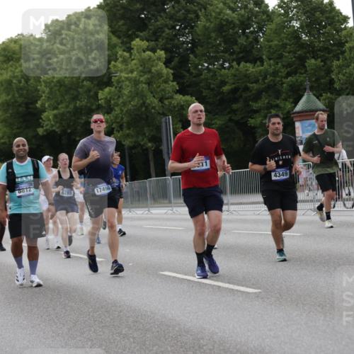 29.06.2025 - hella hamburg halbmarathon Jannik Wohlers http://msf.ph/oto/8237281 29.06.2025 10:29:01 Lombardsbrücke 1230, 1661, 3179, 3311, 4349, 4373, 6285, 6725, 7449, 7517, 8812, 9714, 10322, 10641, 10808, 10996, 11249, 11792, 11803, 11989, 12086, 12958, 13382, 14644, 16659, 16662, 16673, 16676, 17496, 18298, 18299, 18414 meine-sportfotos.de