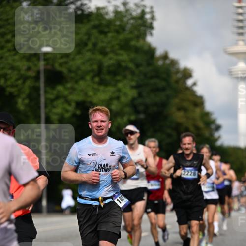 29.06.2025 - hella hamburg halbmarathon Dr. Thomas Lammeyer http://msf.ph/oto/8237282 29.06.2025 09:50:42 Kennedybrücke 1002, 1217, 1407, 1910, 1959, 2121, 2228, 2563, 2774, 2836, 2851, 3790, 3935, 4246, 4740, 5961, 6032, 6305, 6473, 6915, 7080, 7831, 7867, 7972, 8366, 8395, 9171, 9376, 9508, 10771, 11055 meine-sportfotos.de