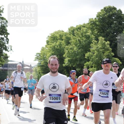 29.06.2025 - hella hamburg halbmarathon Jannik Wohlers http://msf.ph/oto/8237302 29.06.2025 09:53:49 Lombardsbrücke 1119, 1399, 1413, 1424, 1476, 1892, 1902, 2098, 2188, 2842, 3477, 3785, 4029, 4183, 4185, 4235, 4237, 4270, 5020, 5528, 6198, 6630, 6831, 7297, 8743, 8928, 9463, 9482, 9619, 10529, 11773, 11848, 12084, 12159, 12203, 12549, 12679, 12706, 12724, 12747, 13123, 13297, 13348, 13707, 13746, 14541, 14804, 15001, 15333, 15365, 15422, 15573, 15784, 15825, 15950, 16081, 16314, 16316, 16627, 16893, 17229, 17332, 17451, 17710, 17864, 18380, 18499, 18815 meine-sportfotos.de