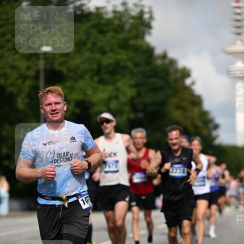 29.06.2025 - hella hamburg halbmarathon Dr. Thomas Lammeyer http://msf.ph/oto/8237320 29.06.2025 09:50:43 Kennedybrücke 1002, 1217, 1407, 1910, 1959, 2121, 2228, 2563, 2774, 2836, 2851, 3790, 3935, 4246, 4740, 5961, 6032, 6305, 6473, 6915, 7080, 7831, 7867, 7972, 8366, 8395, 9171, 9376, 9508, 10771, 11055 meine-sportfotos.de