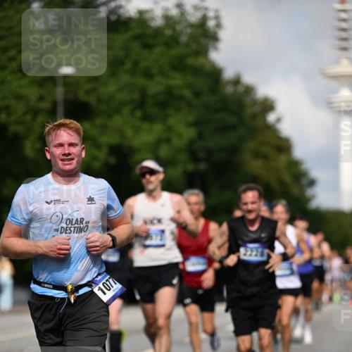 29.06.2025 - hella hamburg halbmarathon Dr. Thomas Lammeyer http://msf.ph/oto/8237348 29.06.2025 09:50:43 Kennedybrücke 1002, 1217, 1407, 1910, 1959, 2121, 2228, 2563, 2774, 2836, 2851, 3790, 3935, 4246, 4740, 5961, 6032, 6305, 6473, 6915, 7080, 7831, 7867, 7972, 8366, 8395, 9171, 9376, 9508, 10771, 11055 meine-sportfotos.de