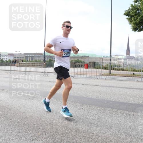 29.06.2025 - hella hamburg halbmarathon Lena Gebhardt http://msf.ph/oto/8237357 29.06.2025 10:09:34 Lombardsbrücke 1052, 1147, 1188, 1456, 1483, 1513, 1823, 1838, 2978, 4859, 5806, 5885, 6674, 7058, 7187, 8090, 8685, 9150, 9297, 9306, 9718, 9988, 10194, 10819, 11067, 11496, 12156, 12255, 12509, 12862, 13210, 13660, 13739, 14736, 15697, 16191, 16455, 16688, 16918, 17347, 17630, 17899, 18076, 18440, 18726, 18727, 19166, 19242 meine-sportfotos.de